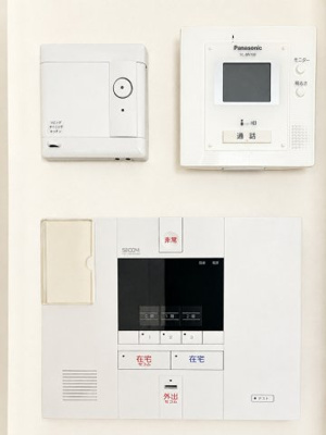 【防犯設備】 | ◆都筑区茅ヶ崎東１丁目　中古戸建◆ | ◆玄関に行かなくても来訪者が確認でき、ハンズフリーで会話をすることが出来ます。モニターを確認する事によって防犯効果も高まります。