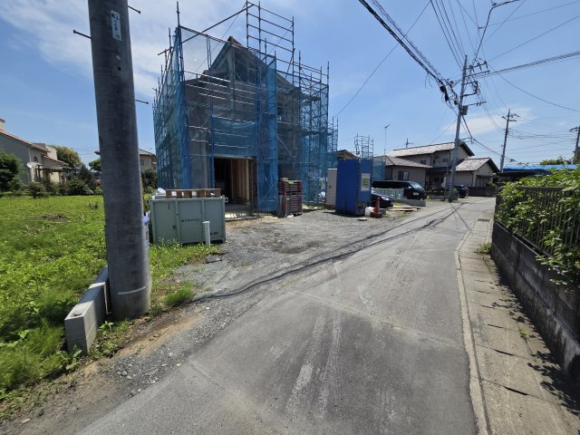 新築　太田市鳥山上町　1号棟の前面道路含む現地写真|現地写真　南側前面道路幅員約2.5ｍ