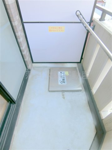 サンテミリオン千鳥町のバルコニー|物干し金具付きのバルコニー