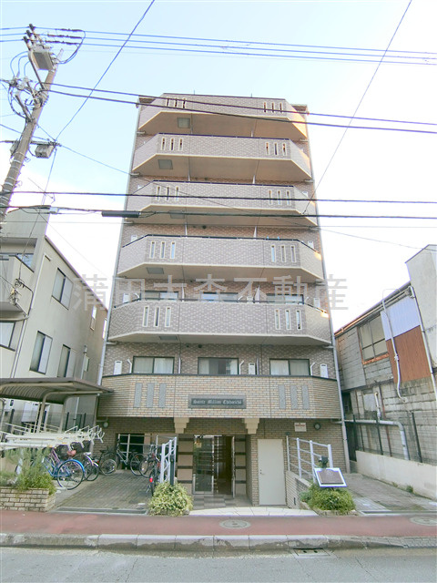 サンテミリオン千鳥町の外観|2000年1月築　RC鉄筋コンクリート造地上8階建て総戸数26戸
東京都大田区千鳥町1丁目　東急池上線千鳥町駅徒歩5分、池上駅徒歩11分