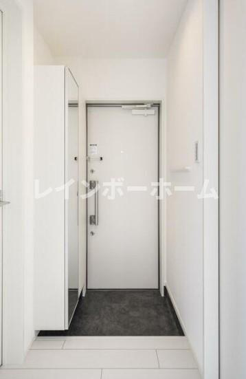アーベインテラスお花茶屋の玄関