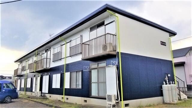 厚木市上依知のアパートの外観