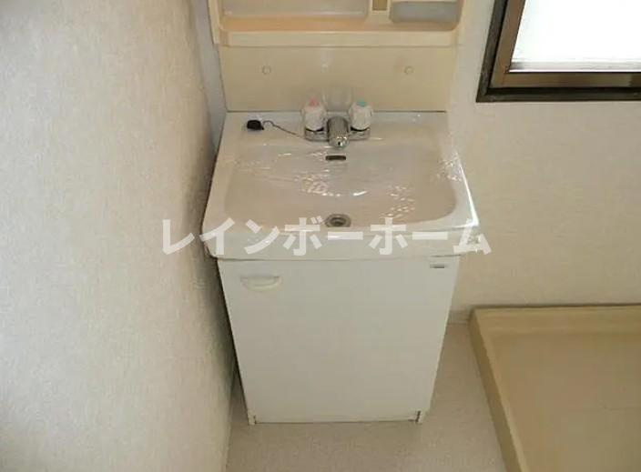 TA第三メゾンの独立洗面台