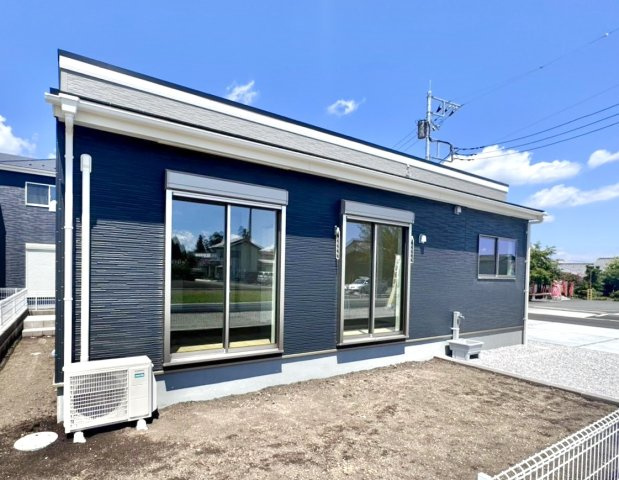 【新築戸建】安中古屋 の外観|■外観（3号棟）｜特徴のある個性的な住まいと美しい街並み、そして住みやすい環境を、ぜひ現地でご覧になりませんか。お気軽にお問合せください(^^)  
