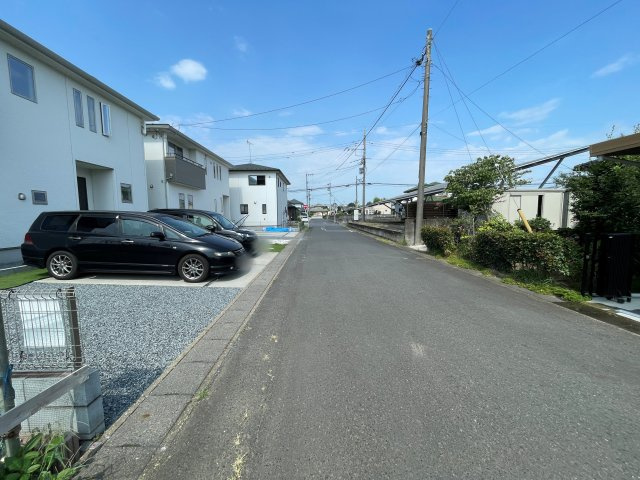 新築戸建・新築建売　大泉町仙石1丁目　南小学校・南中学校の前面道路含む現地写真
