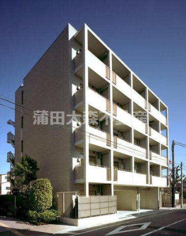 ガリシア千鳥町の外観|2008年2月築　RC鉄筋コンクリート造地上5階建て総戸数37戸の分譲賃貸マンション
東京都大田区千鳥2丁目　東急多摩川線武蔵新田駅近徒歩2分、下丸子駅徒歩12分、池上線千鳥町駅徒歩8分