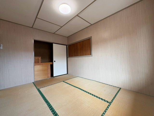 遠矢9-8貸家の内装