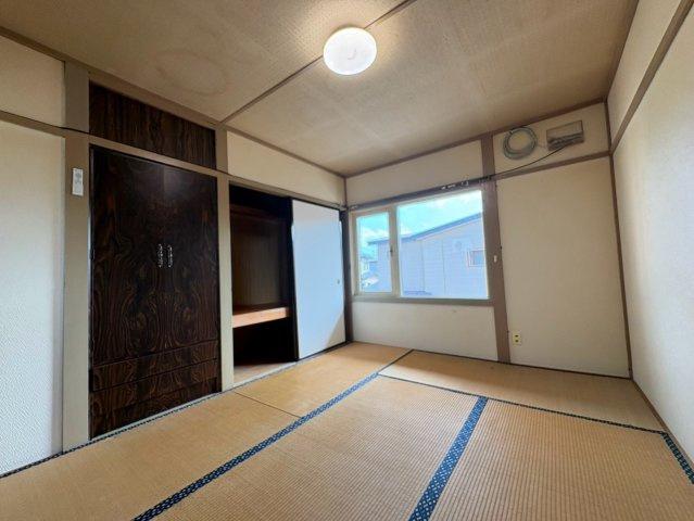 遠矢9-8貸家の内装