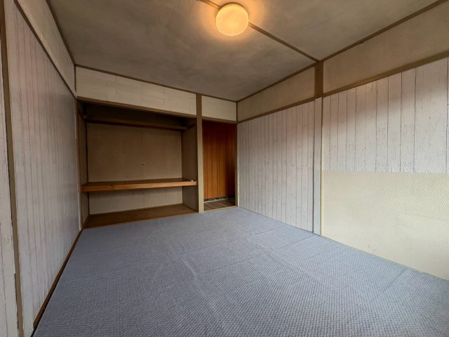 遠矢9-8貸家の内装
