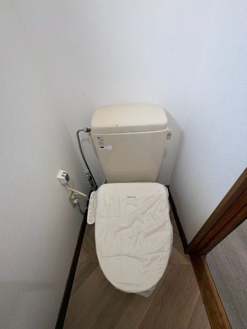 遠矢9-8貸家のトイレ