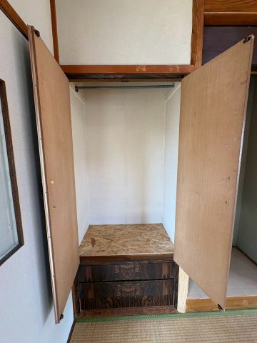 遠矢9-8貸家の収納