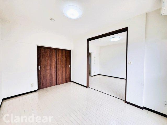 ライオンズマンション谷塚の洋室|ドキドキの新生活も、安心してスタート。ぴったりの住まいを見つけませんか？クランディアが一緒に住まい選びをサポートします‼　まずは、お気軽にお問合せください　＃クランディア
