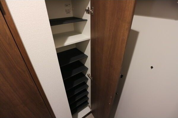 REGALEST道徳の玄関