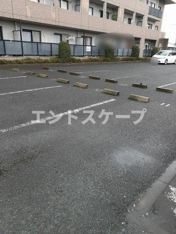 昭和エクセランマンションの駐車場|高崎、前橋のお部屋探しはエンドスケープまで！お客様の理想お聞かせ下さい♪