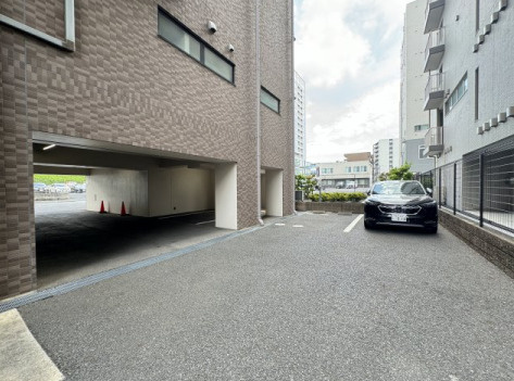 ラグジュアリーガーデン東松戸の駐車場
