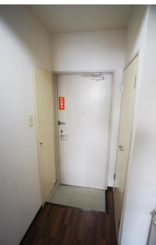 瑞江マキノビル の玄関|反転タイプ