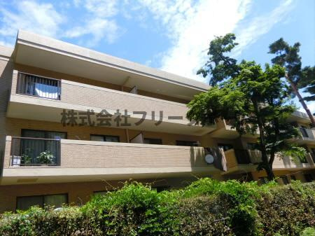 三鷹市井の頭５丁目の賃貸マンションの外観