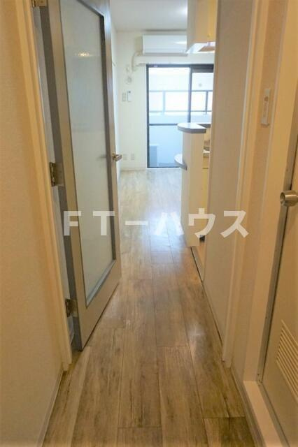 ローズマンションＡ３１番館の玄関