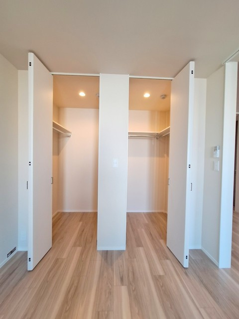 パークメゾン町屋の収納|ウォークインクローゼット×2