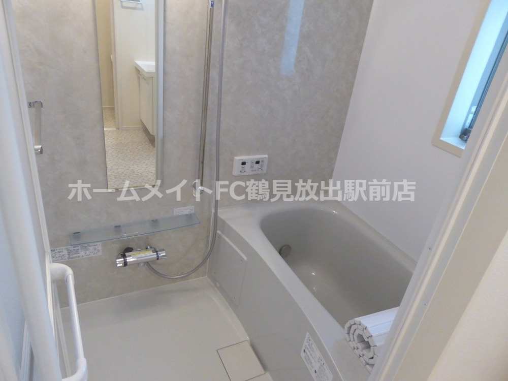 大阪市鶴見区緑３丁目のハイツの浴室