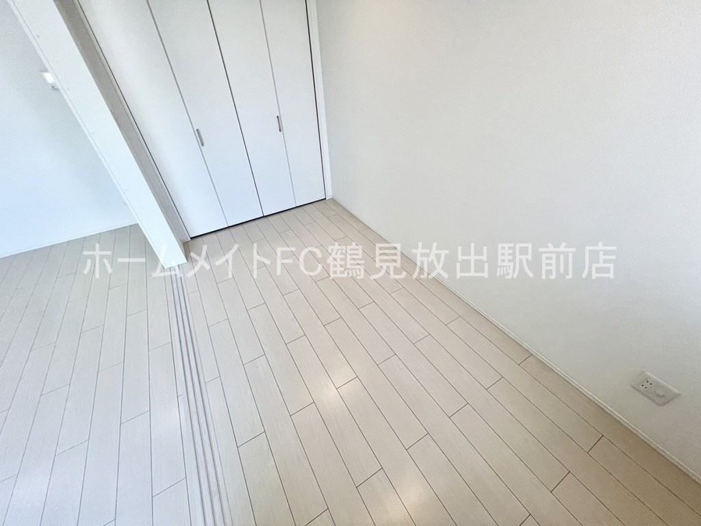東大阪市稲田新町１丁目のハイツの洋室