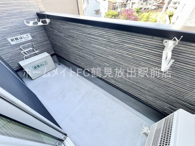 東大阪市稲田新町１丁目のハイツのバルコニー
