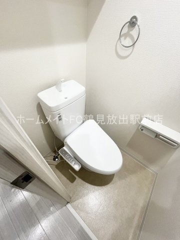 大阪市鶴見区諸口１丁目の賃貸マンションのトイレ