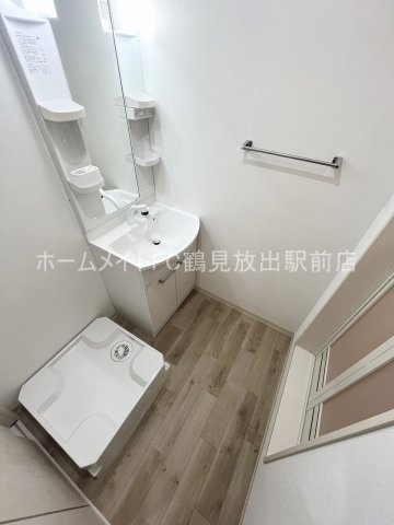大阪市城東区鴫野東３丁目のアパートの洗面所