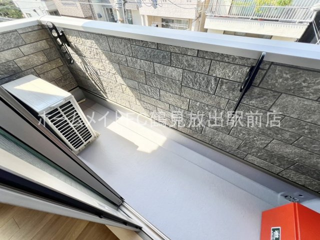 大阪市鶴見区放出東２丁目のアパートのバルコニー