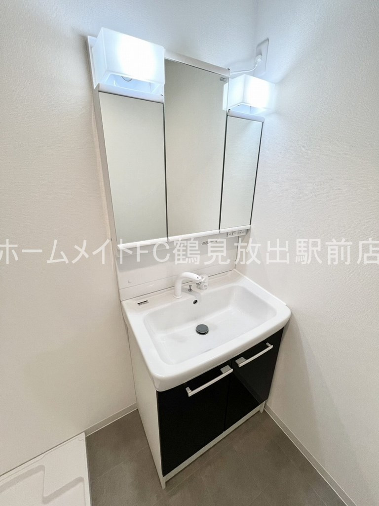 大阪市鶴見区放出東２丁目のアパートの独立洗面台