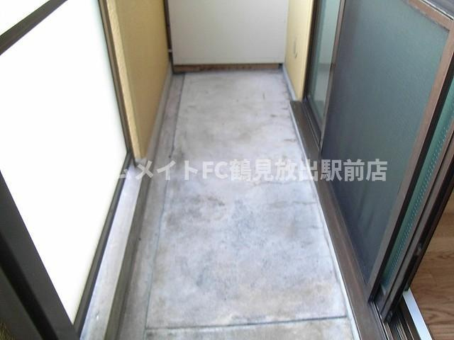 大阪市城東区天王田の賃貸マンションのバルコニー