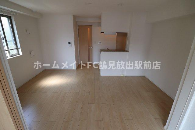 東大阪市稲田本町３丁目のアパートの居間・リビング