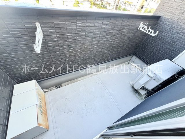 東大阪市稲田新町１丁目のアパートのバルコニー