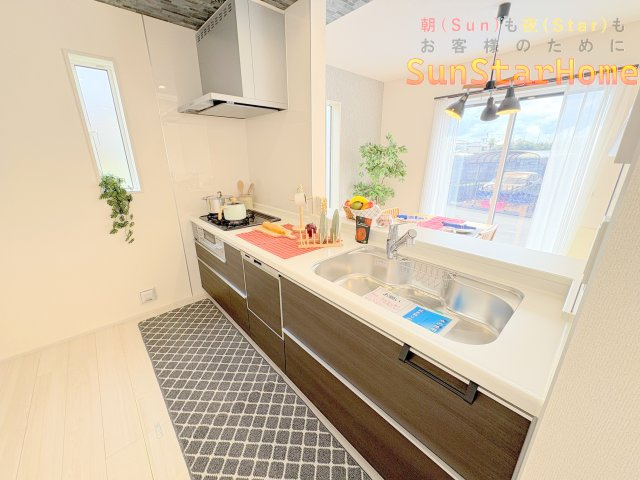 【サンスターホーム】武蔵村山市学園1丁目　長期優良×耐震制震×太陽光　新築戸建のキッチン
