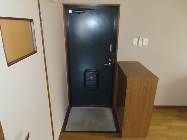 エステート坪井の玄関