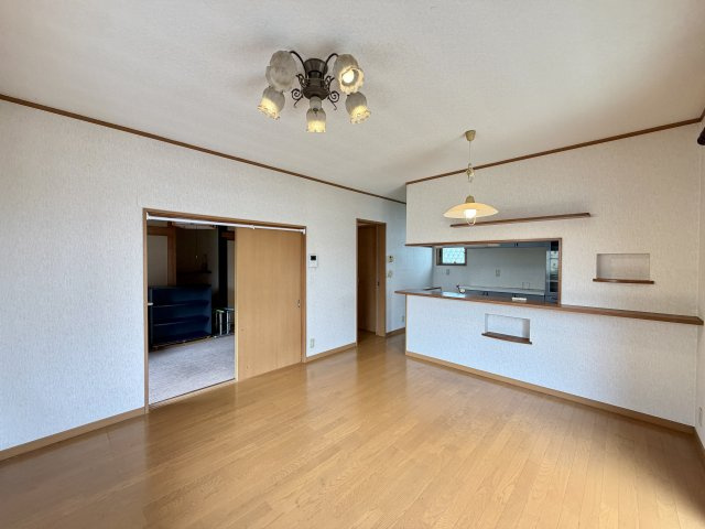 【居間・リビング】 | 北葛飾郡杉戸町大字宮前336番　中古戸建