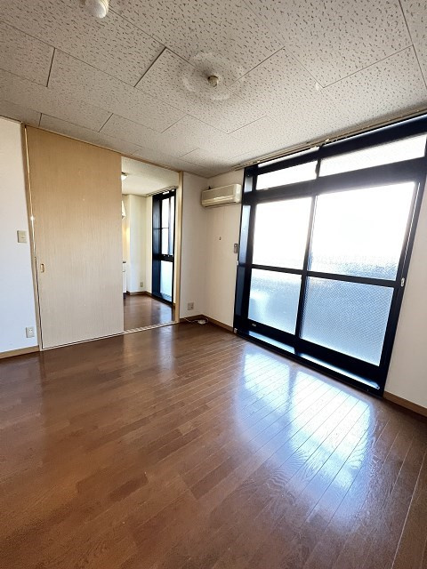 ラピース栗山の居間・リビング