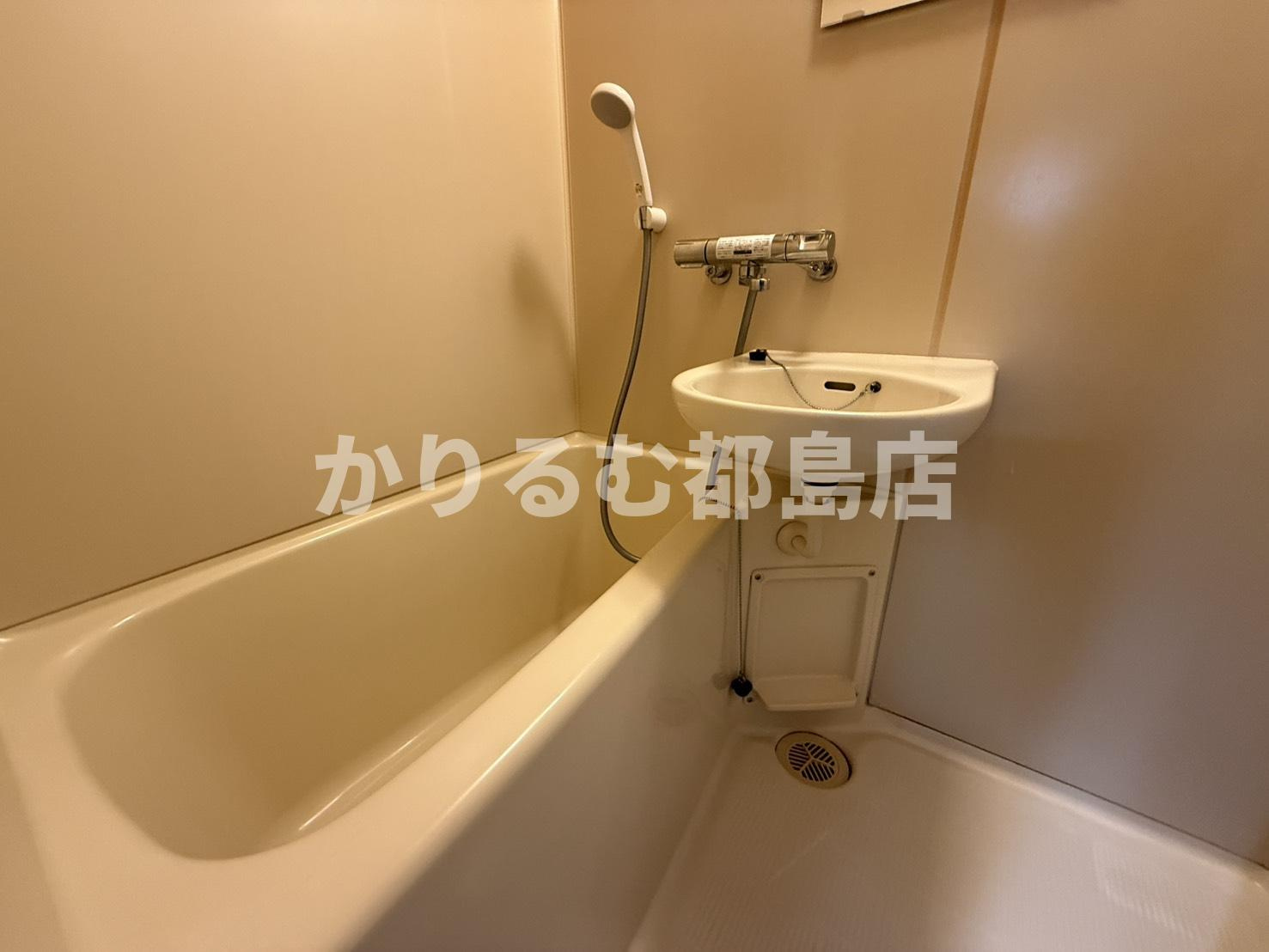 エンブレム都島の浴室