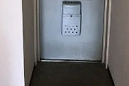 横浜市神奈川区台町の賃貸マンションの玄関