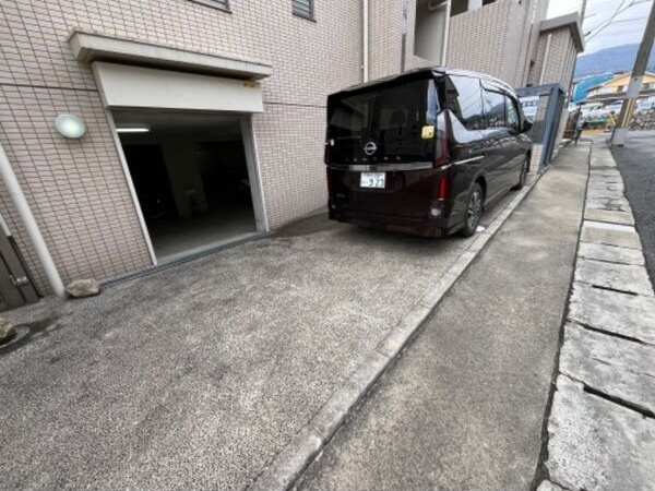 グラン・ソレーユの駐車場