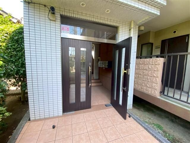 モントレー西船のエントランス
