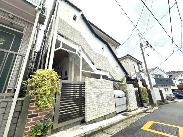 Arts沼袋のエントランス|建物の内部です