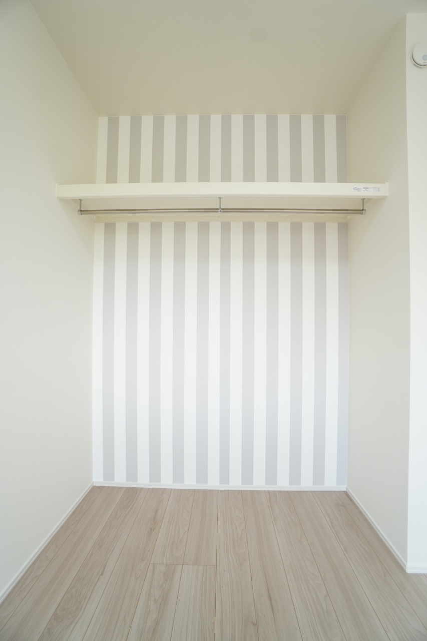新築建売)八女市宅間田の収納|※参考写真となります。色や仕様については変更となる場合がございます。