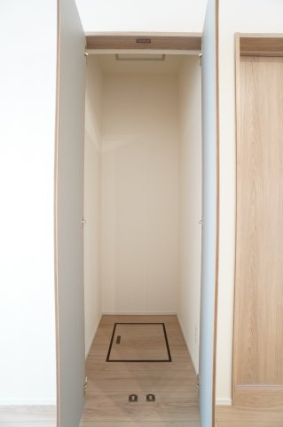 新築建売)八女市宅間田の収納|※参考写真となります。色や仕様については変更となる場合がございます。