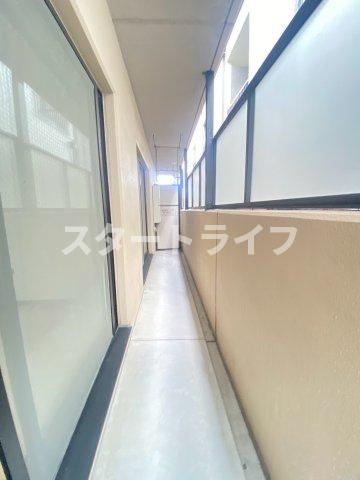 大阪市淀川区新高５丁目の賃貸マンションのバルコニー