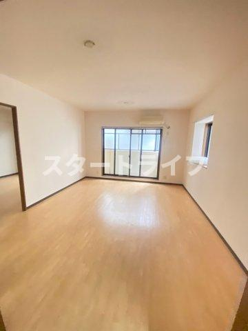 大阪市淀川区新高５丁目の賃貸マンションの居間・リビング