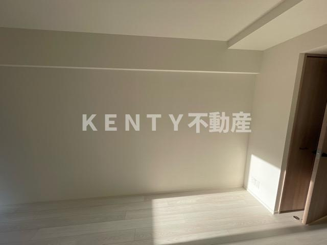 【寝室】 | ＴＡＳＵＫＩ　ＲＩＣＨＥＳＳＥ　ＫＡＭＡＴＡ | 落ち着いて過ごせるお部屋なので、寝室にいかがでしょうか