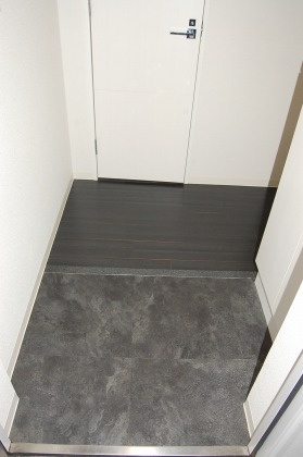 ADWResidence松屋町の玄関