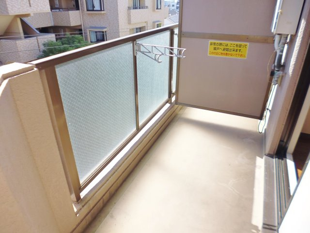 ジュネス西明石のバルコニー