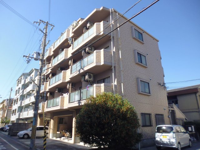 ジュネス西明石の外観